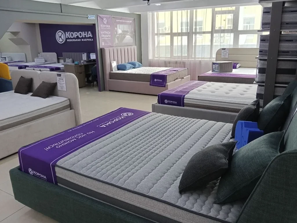 В Екатеринбурге открылся новый фирменный салон «Корона» В Екатеринбурге открылся новый фирменный салон «Корона»